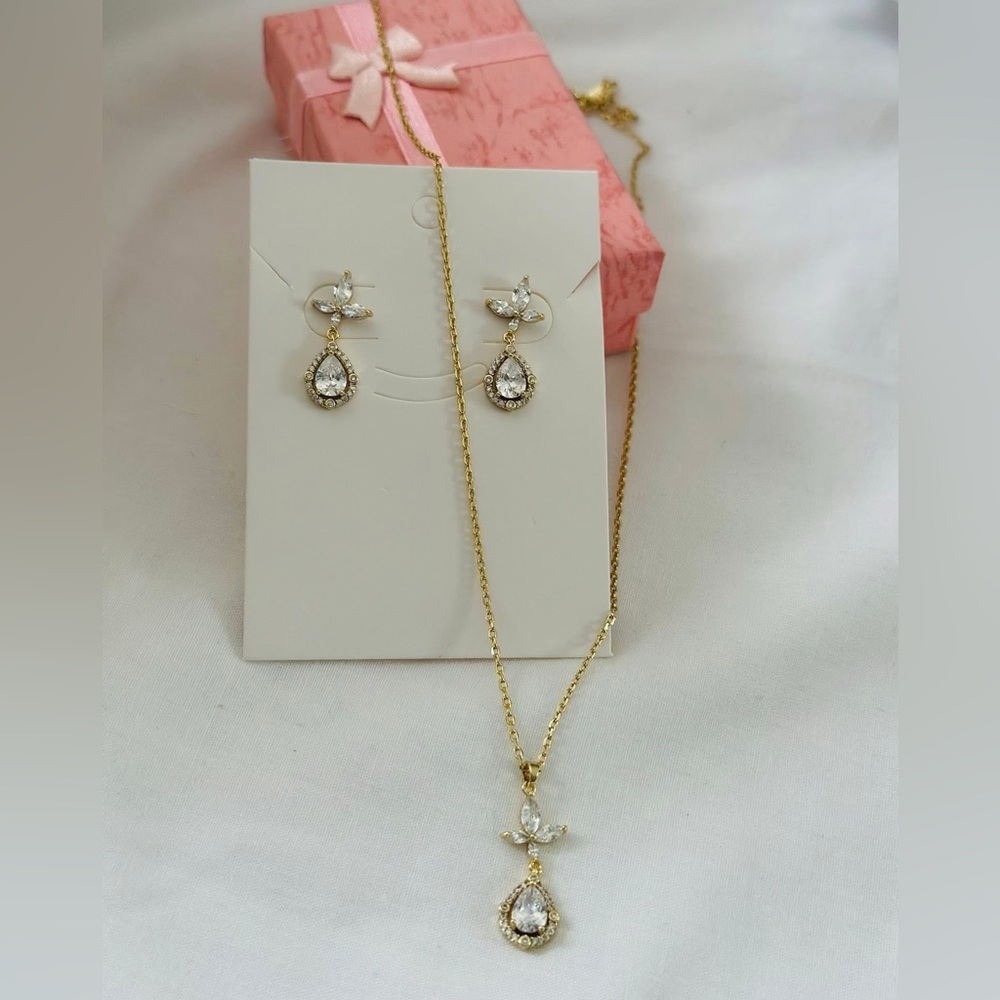 Elegant Gold and Silver Jewelry Set